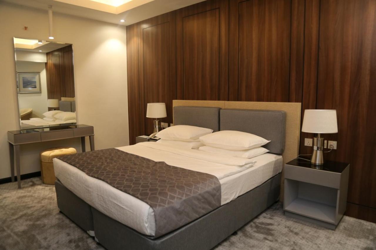 Queen Room