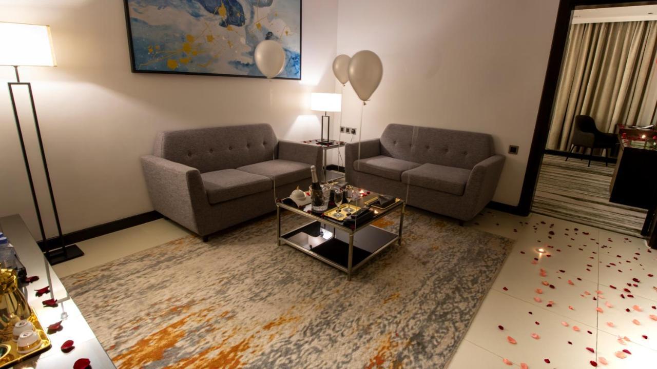 Deluxe King Suite