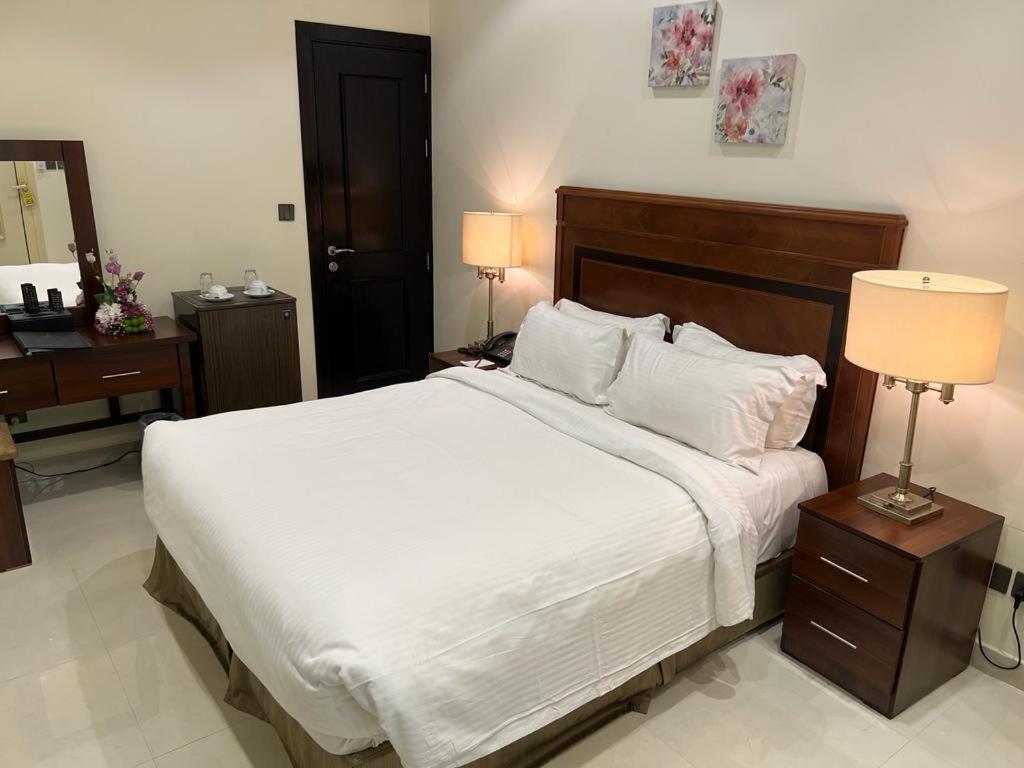 Superior Queen Room
