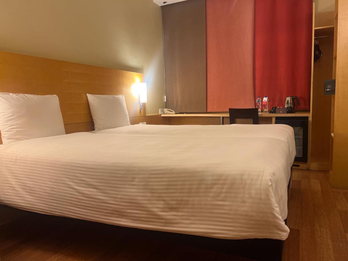 Standard Room Two Single Beds