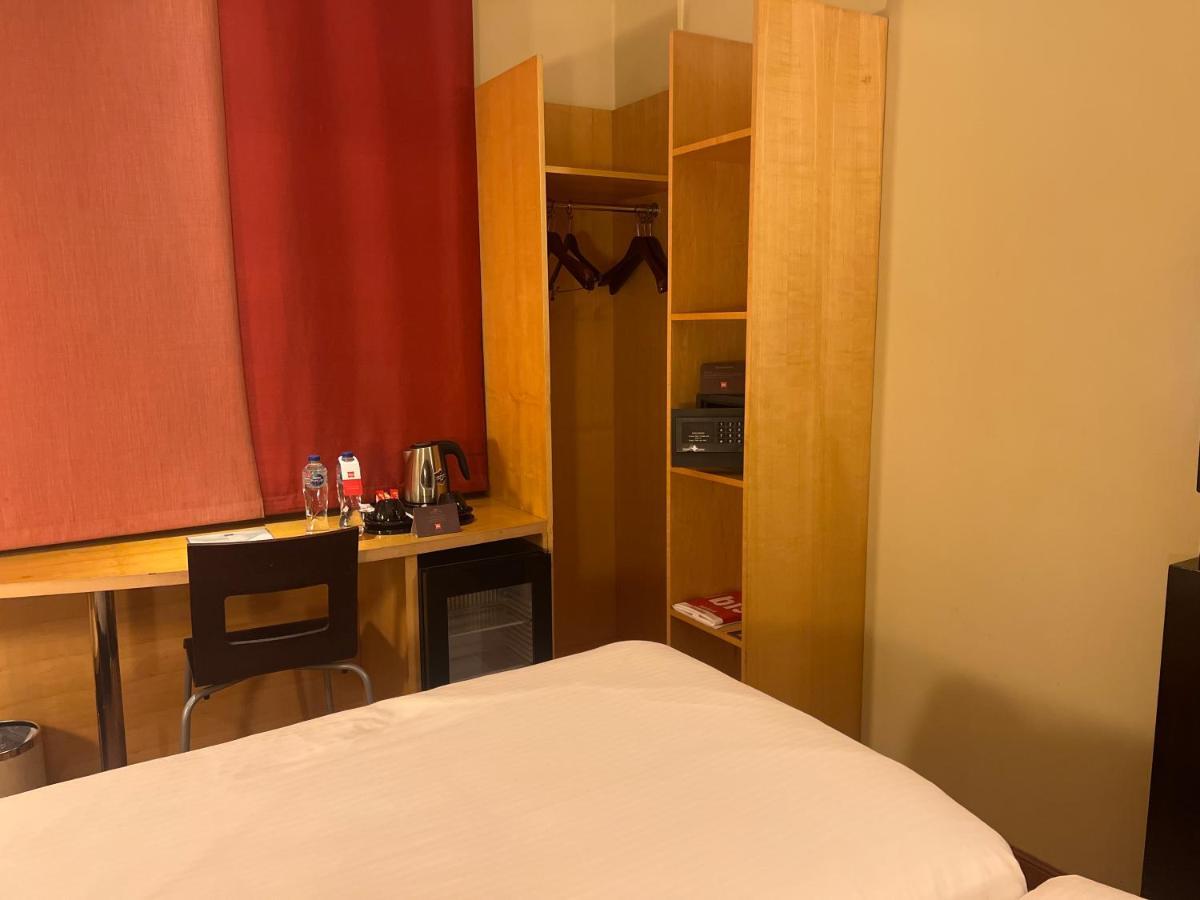 Standard Room Two Single Beds