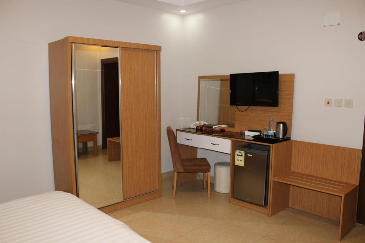Economy Triple Room