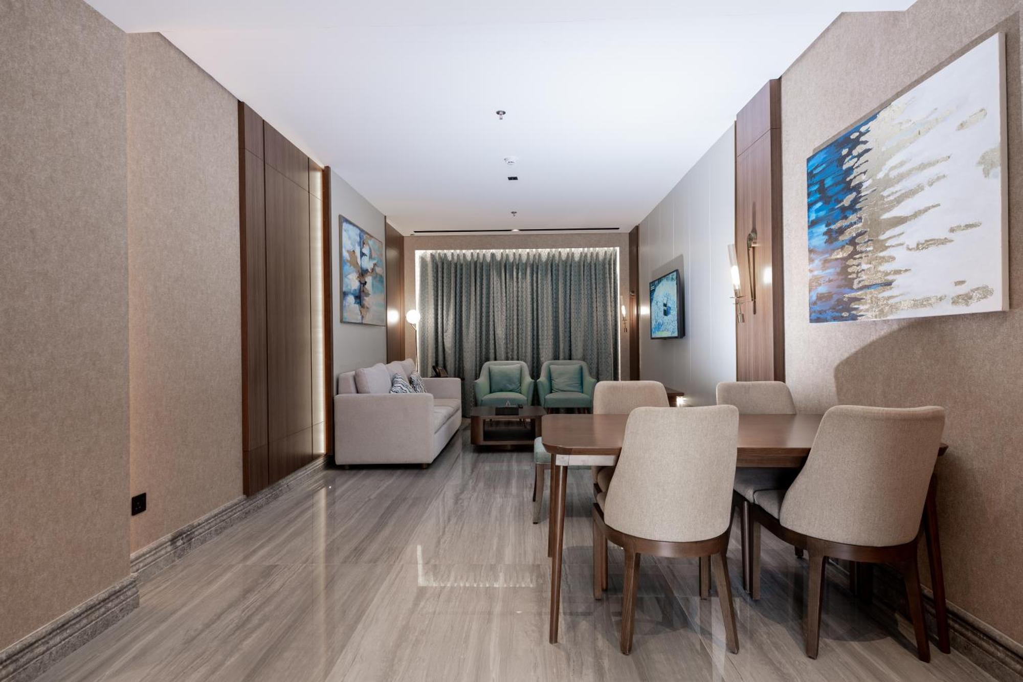 One-Bedroom Suite City View