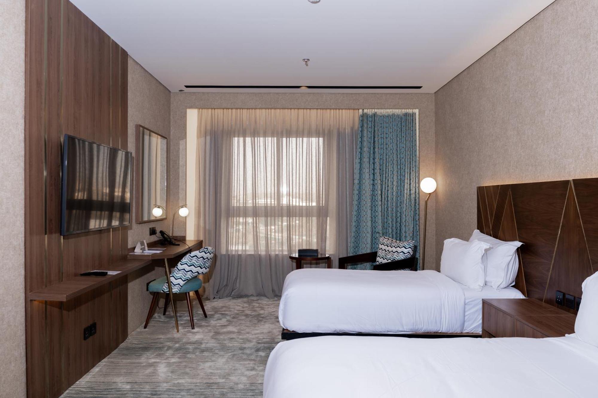 One-Bedroom Suite City View