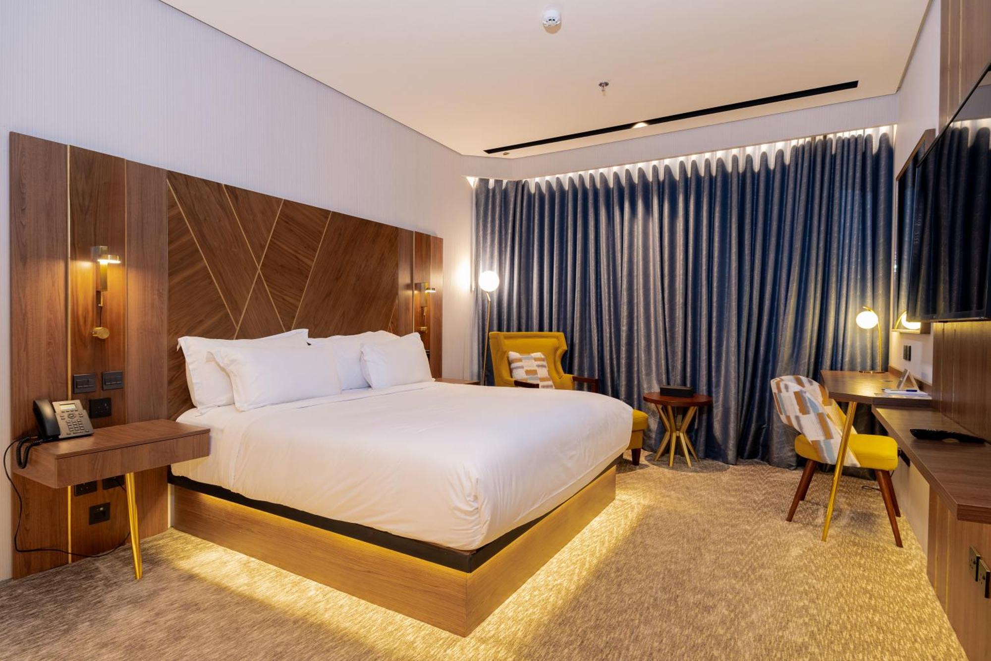 One-Bedroom Suite City View
