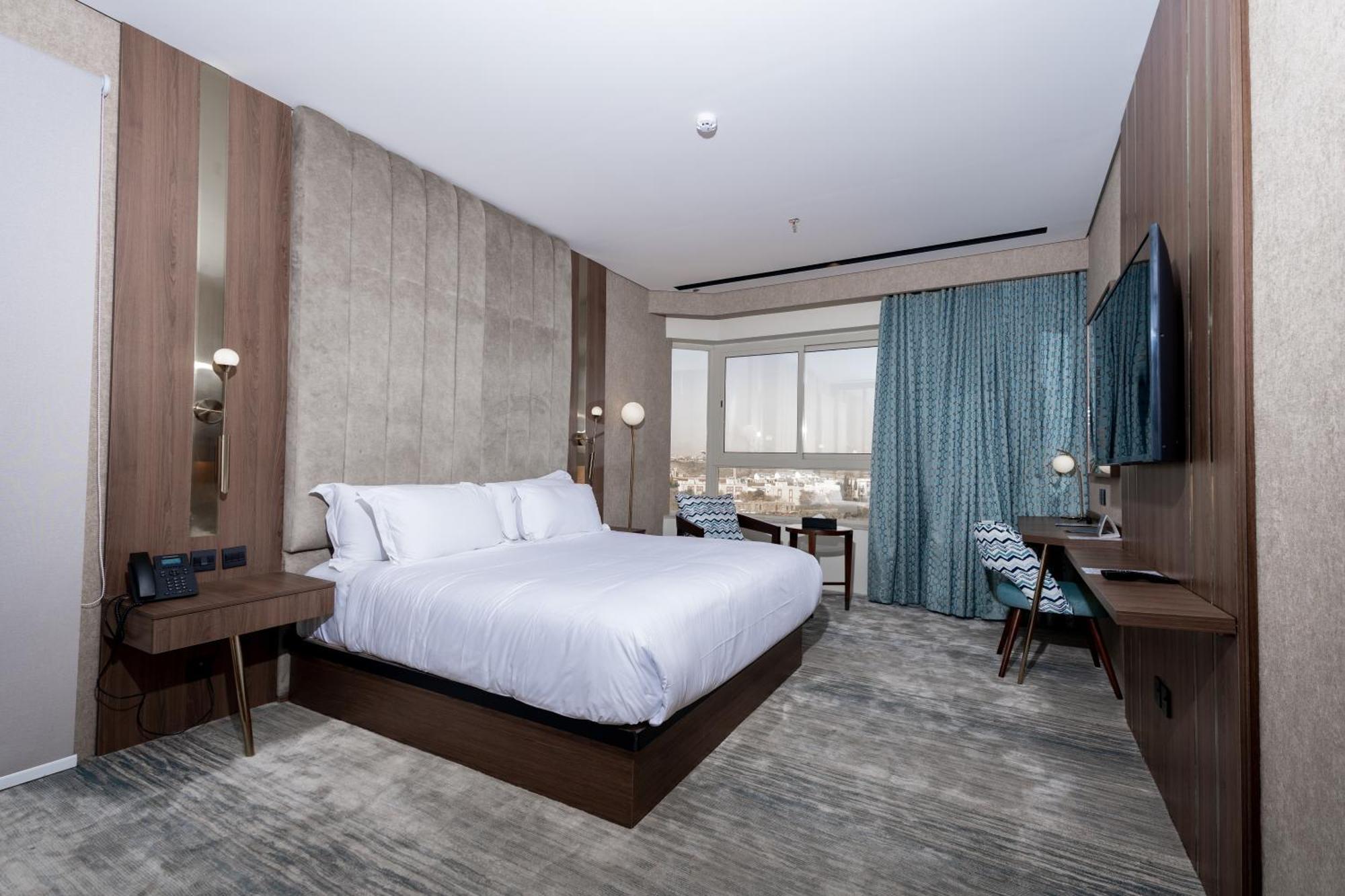 One-Bedroom Suite City View