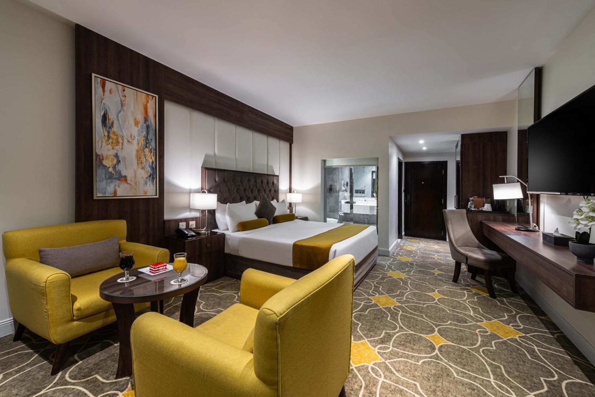 Deluxe King Suite