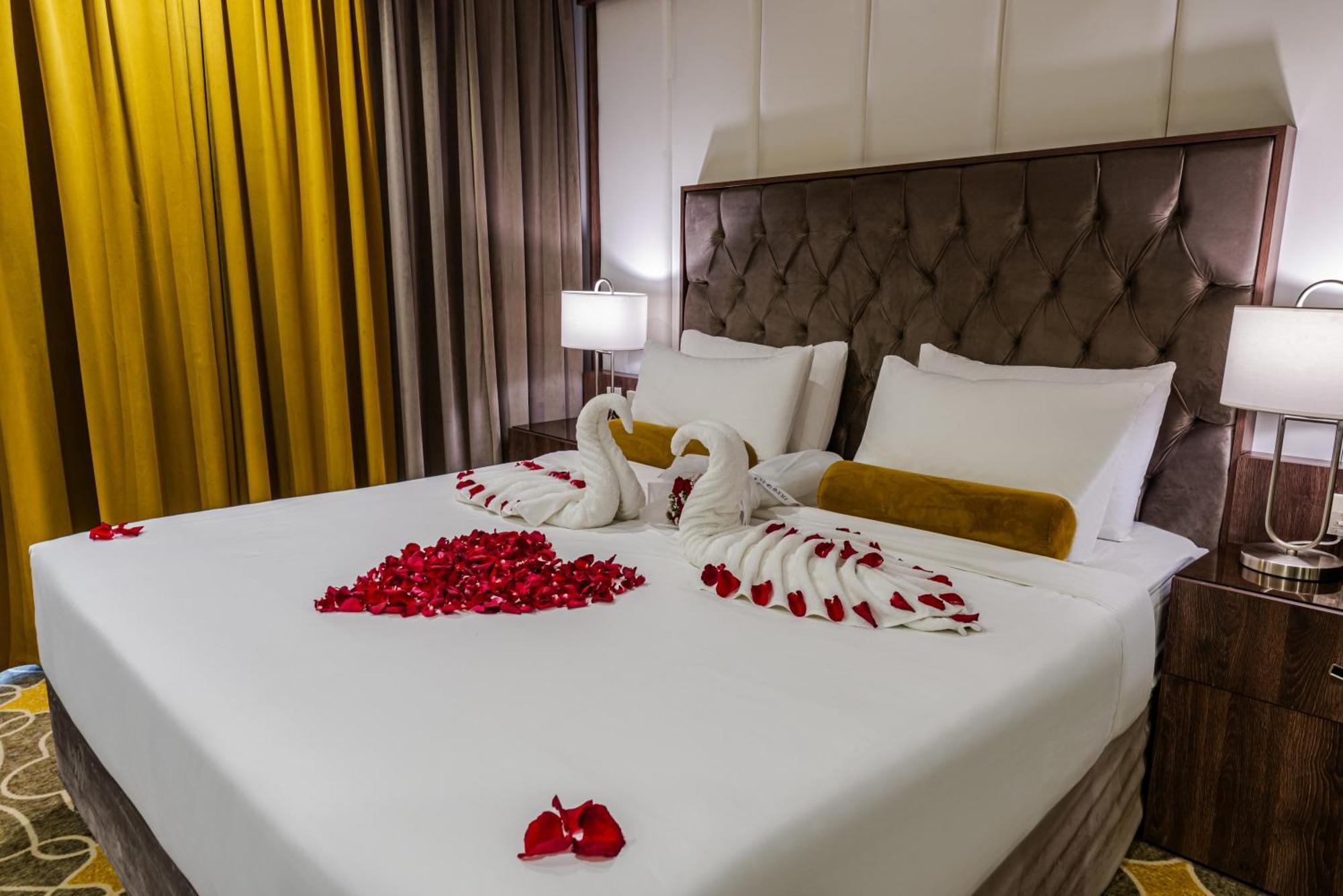 Deluxe Suite Spa Bath