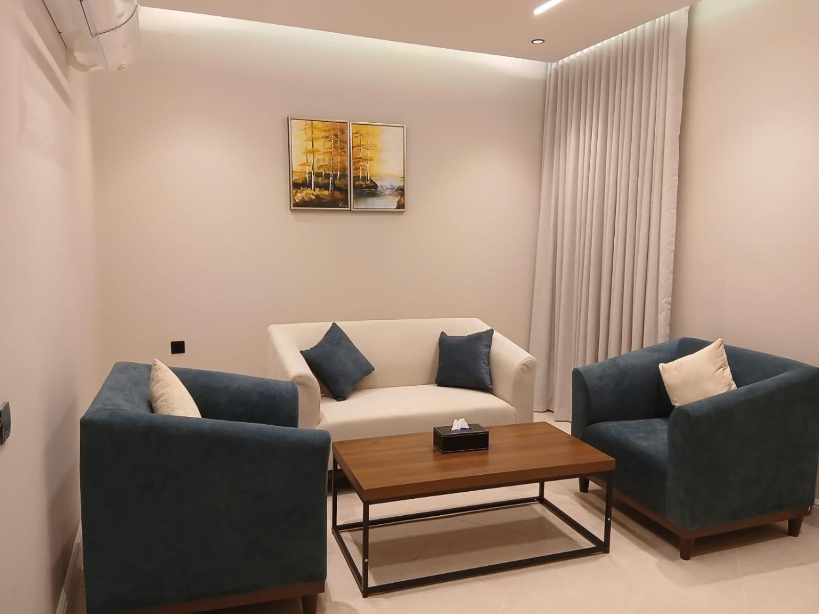 Deluxe King Suite