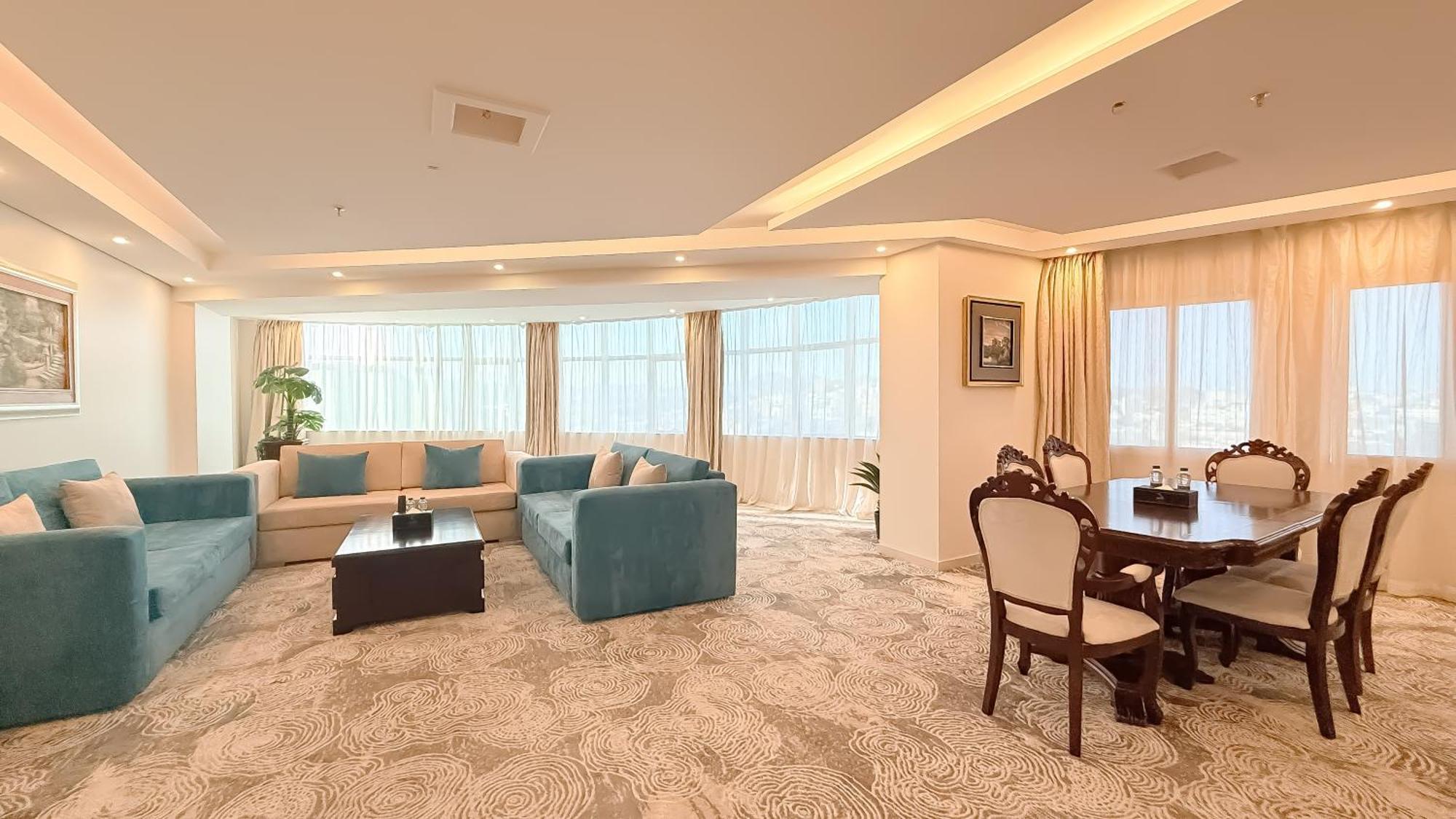Three-Bedroom Apartment City View