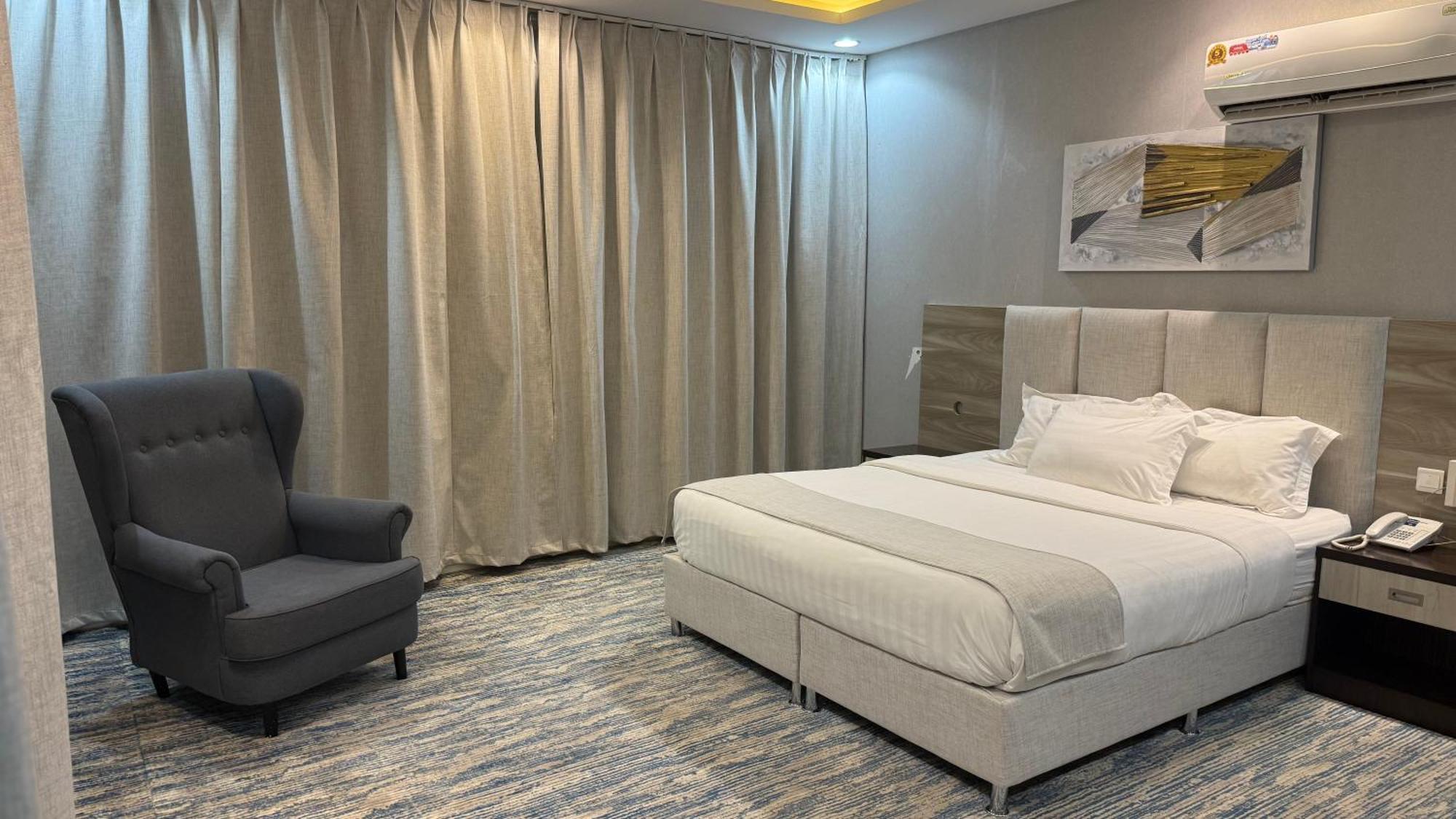 Deluxe Family Suite