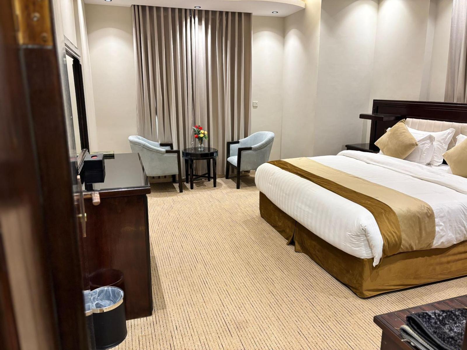 Deluxe Suite