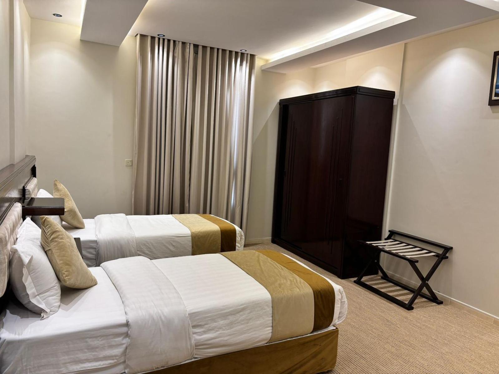 Deluxe King Suite