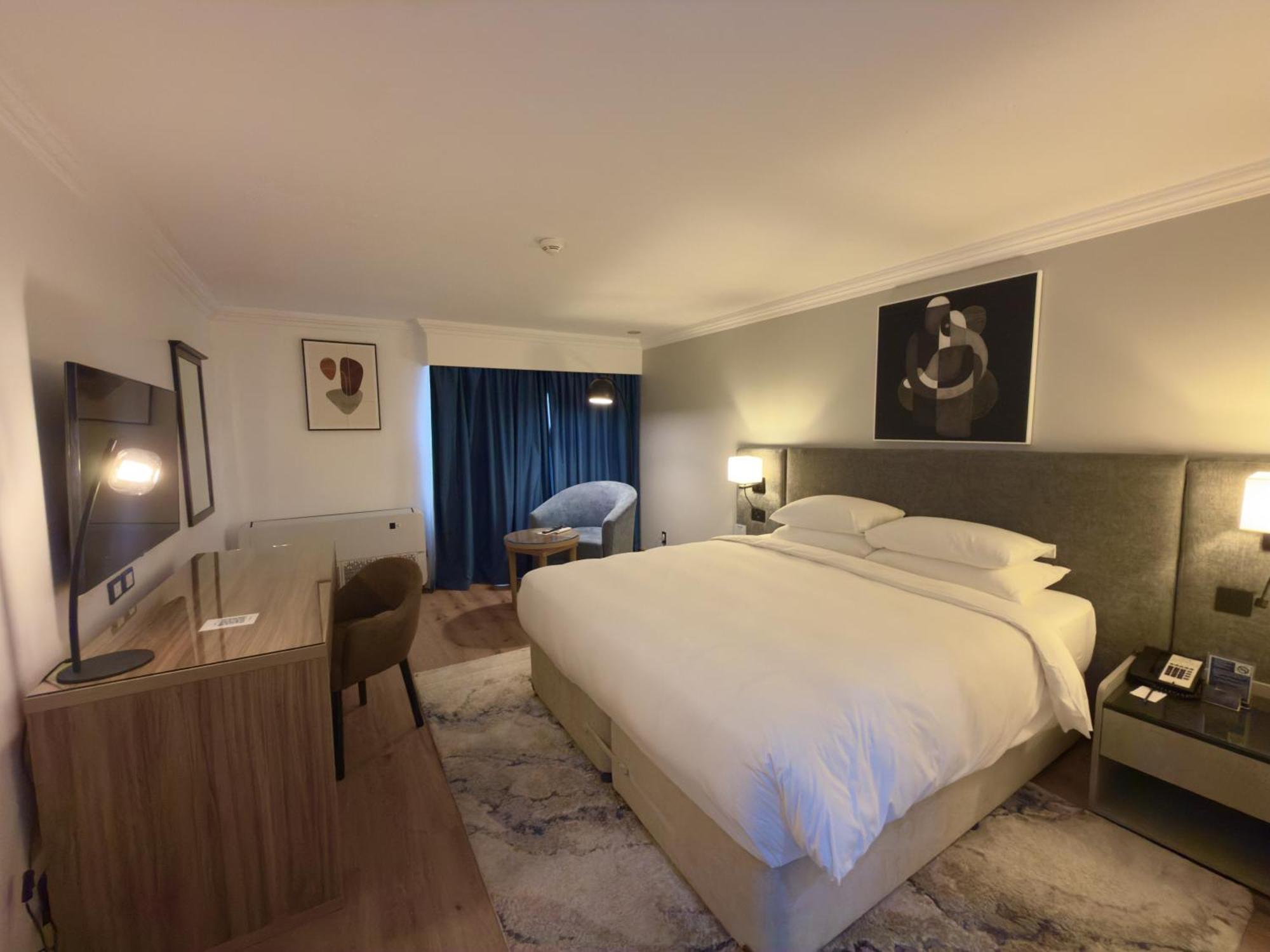 Superior King Room