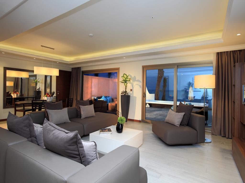 Royal Three-Bedroom Villa Jacuzzi