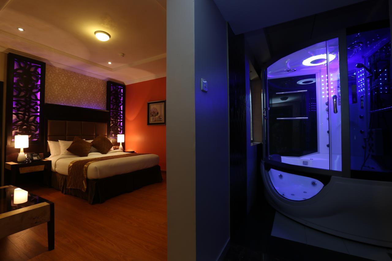 Queen Room Spa Bath