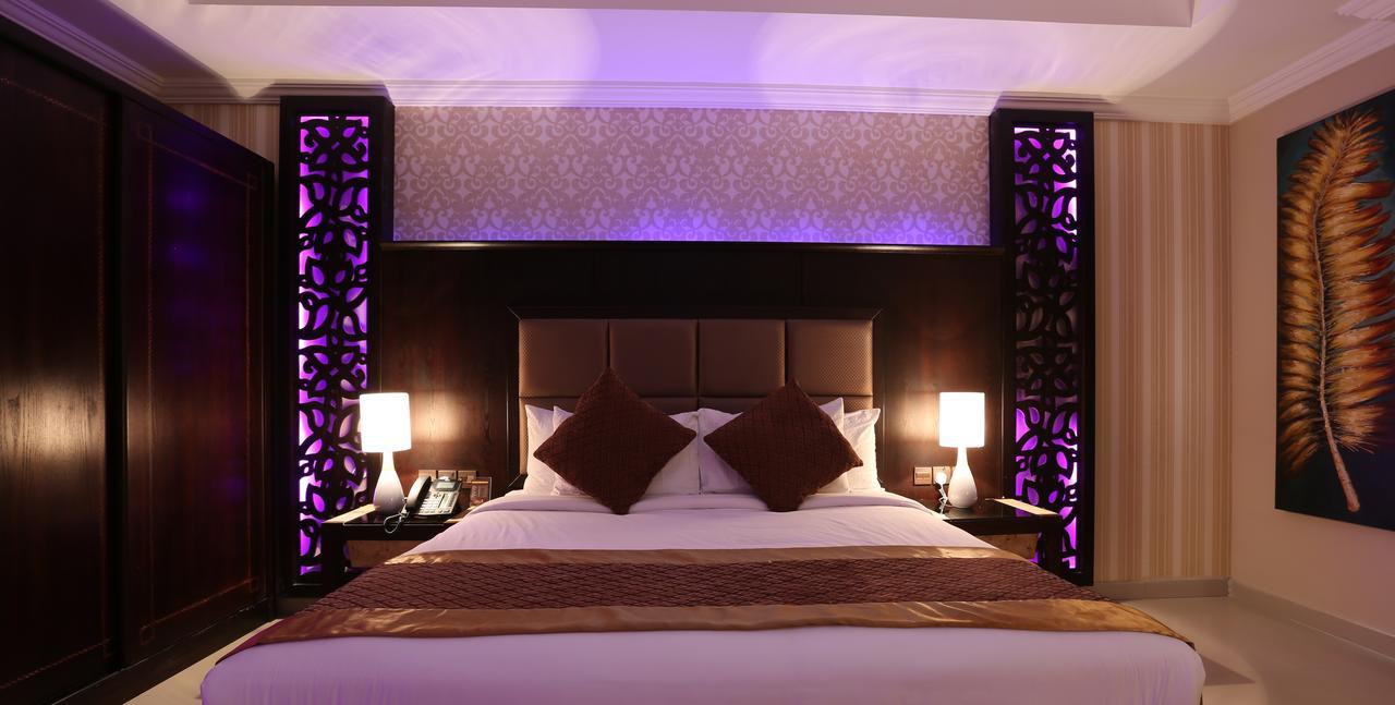 Queen Room Spa Bath