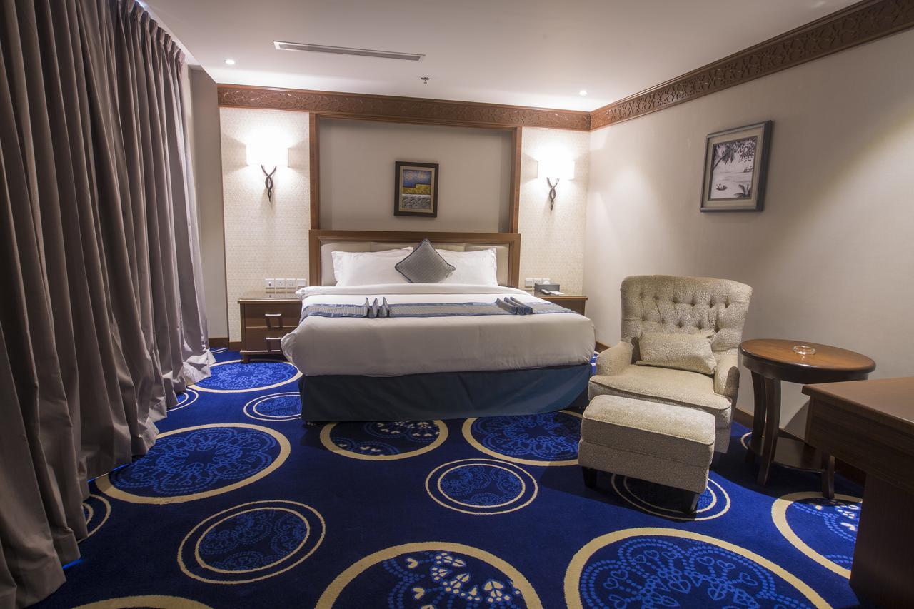 Classic Queen Room