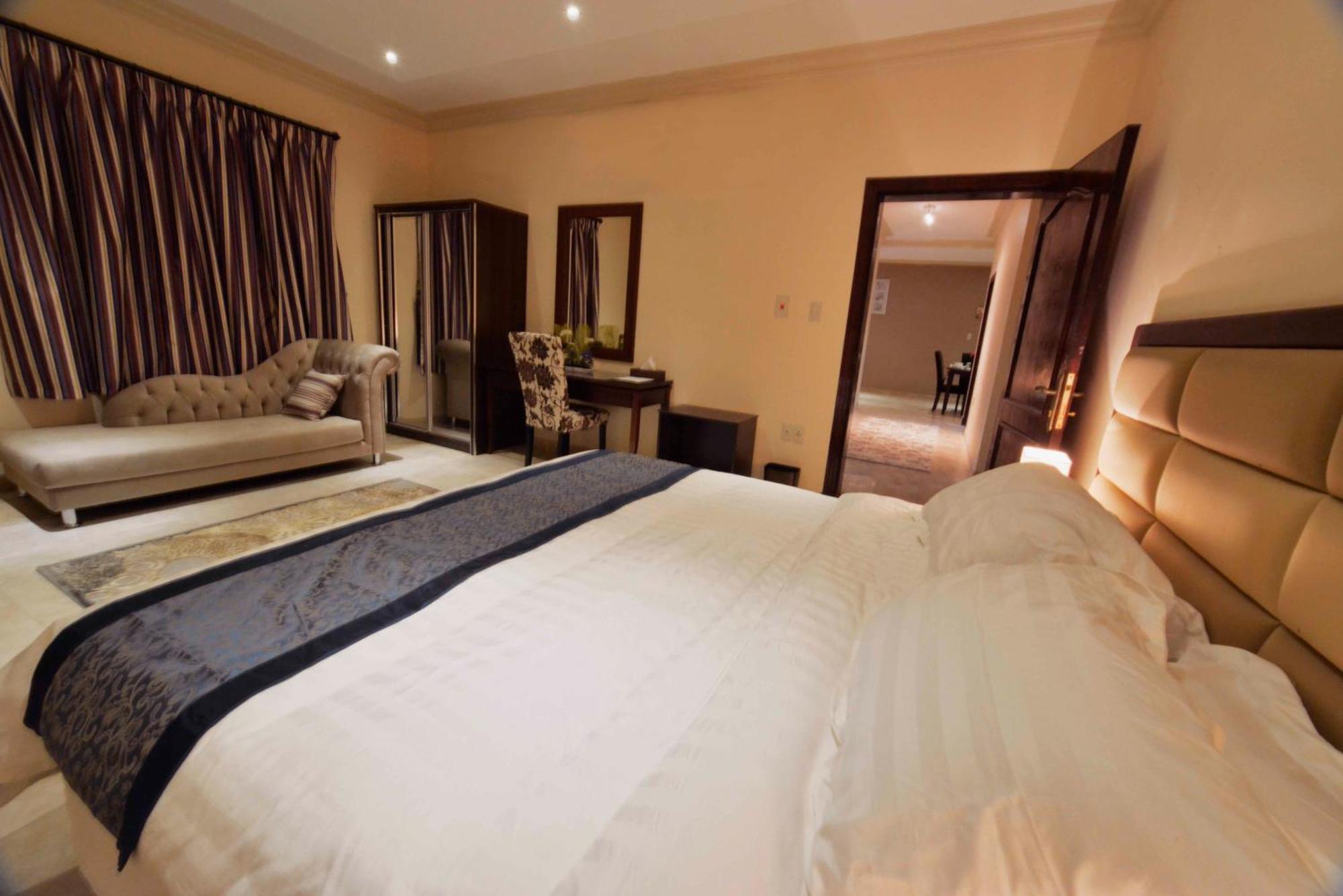 Deluxe Two-Bedroom Apartment