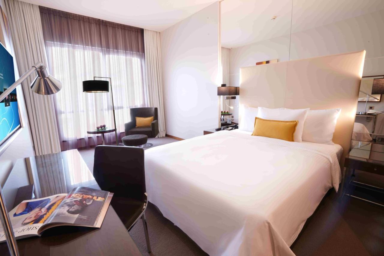 Centro Queen Room