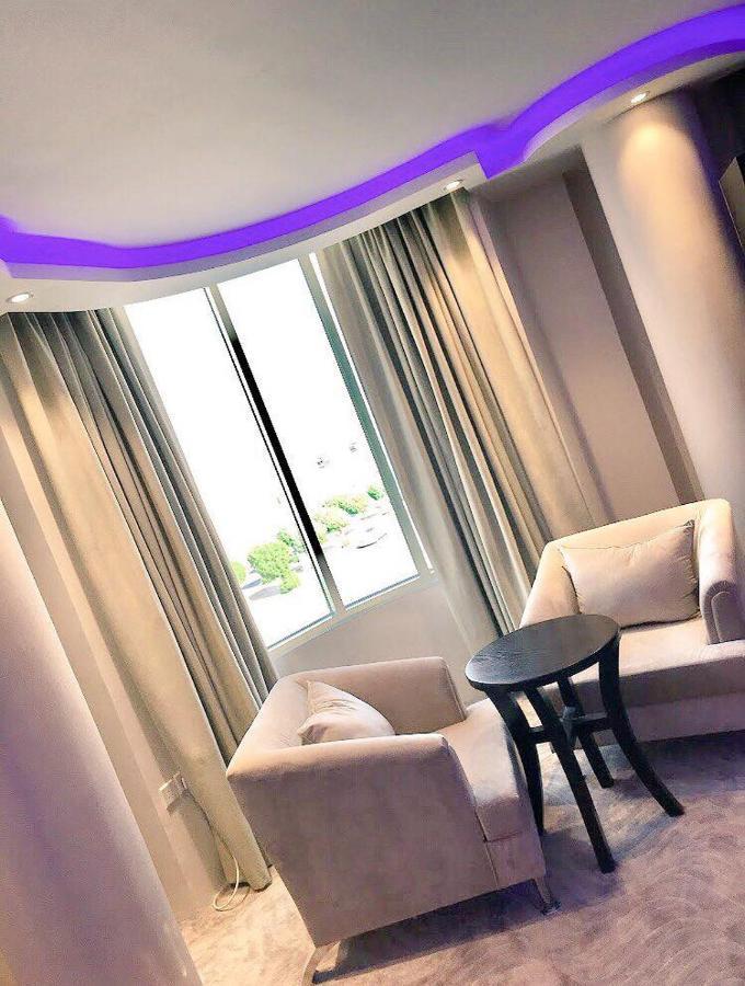 Deluxe Suite Spa Bath