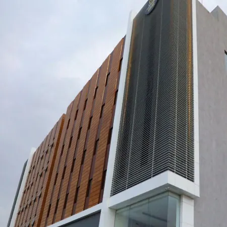 قولدن سكوير طريق الرياض Golden Square Riyadh Road-2