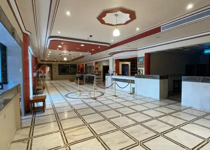 Al Mansour Grand فندق المنصور جراند