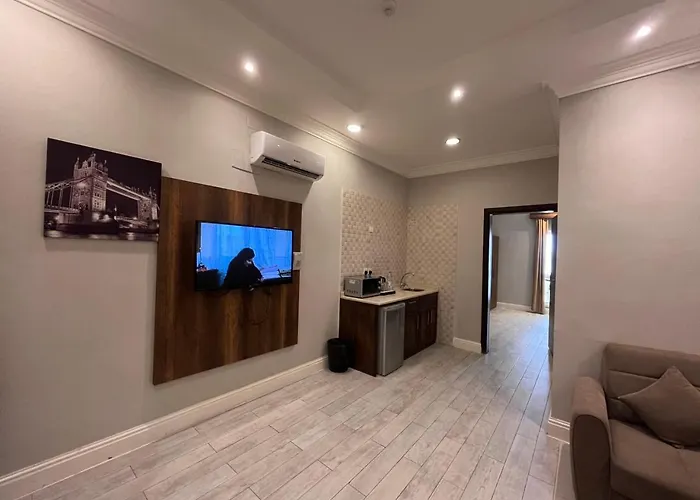Golden square قولدن سكوير