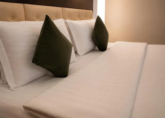 Pinetree Suites Hail